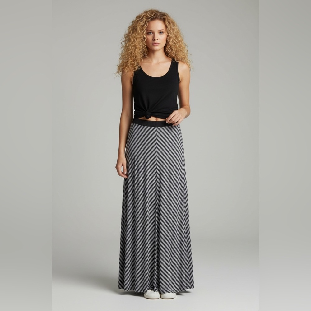 Like New Max Studio Women’s Chevron Striped Maxi Skirt - Picture 3 of 4